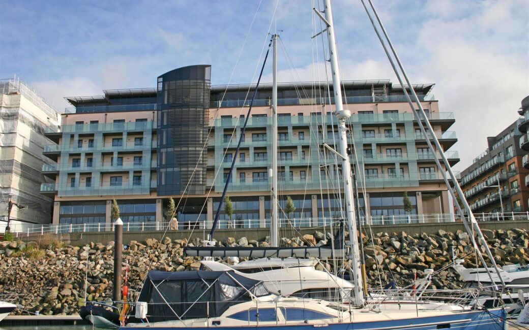 REN060, St Helier