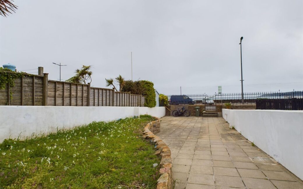 REN072, St Helier