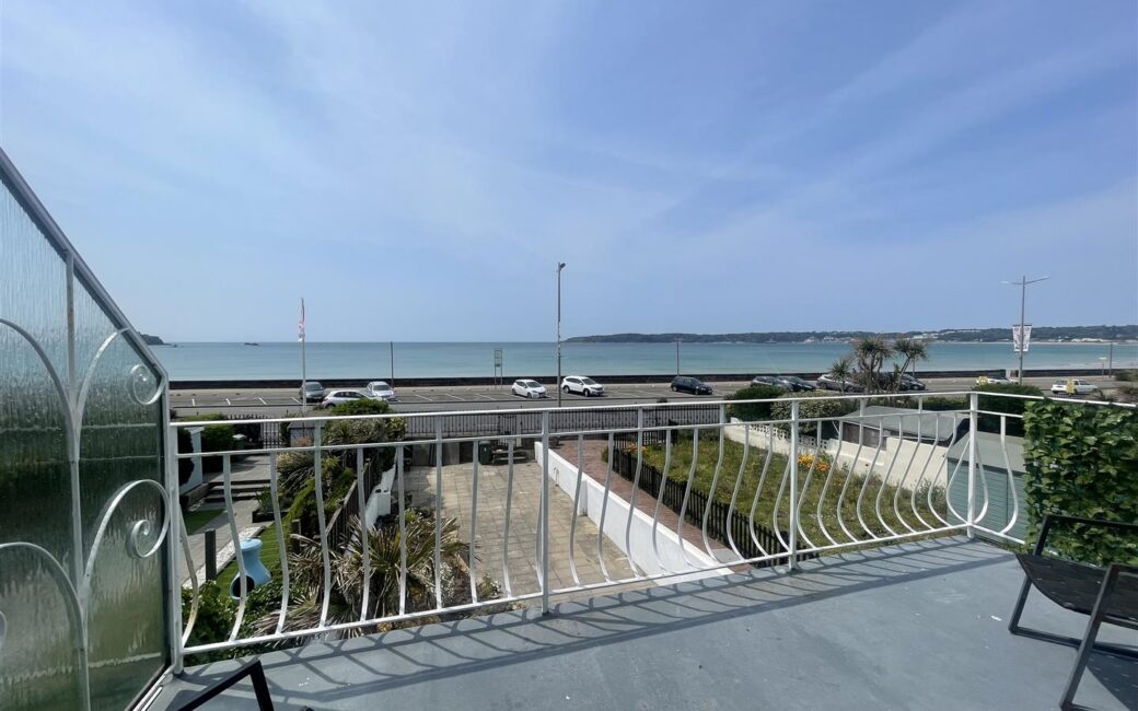 REN072, St Helier