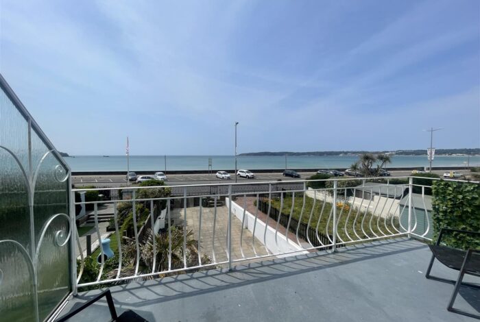 REN072, St Helier