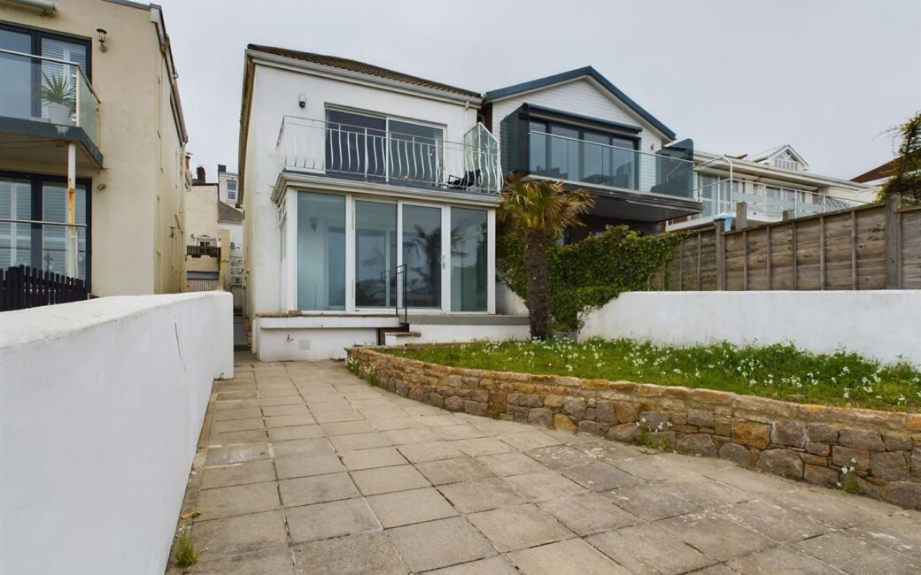 REN072, St Helier