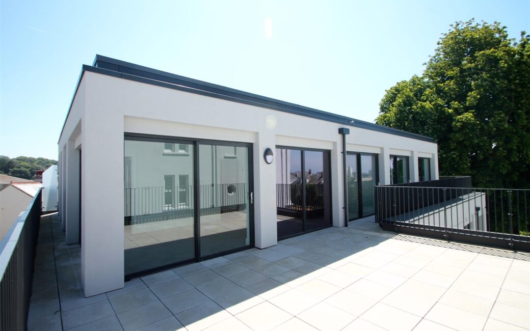 REN011, St Helier