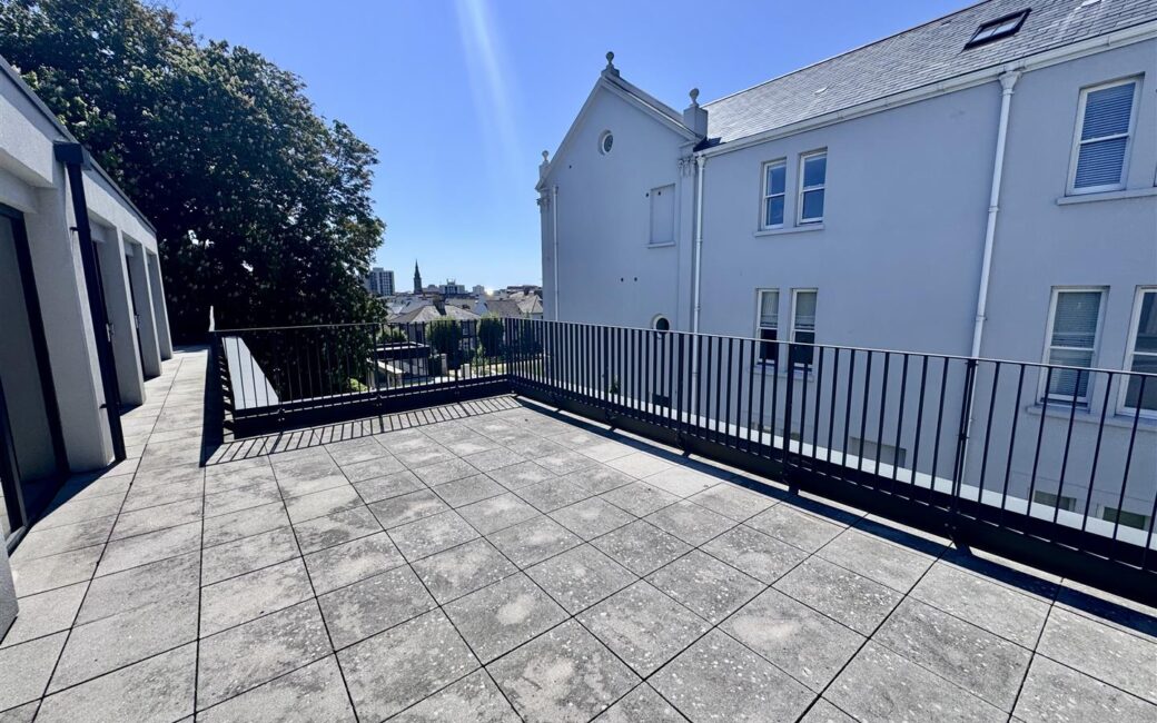 REN011, St Helier