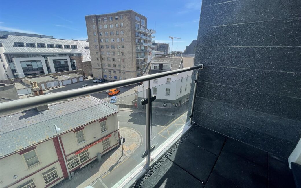REN036, St Helier