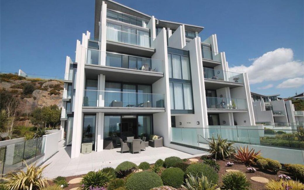 REN011, Portelet Bay