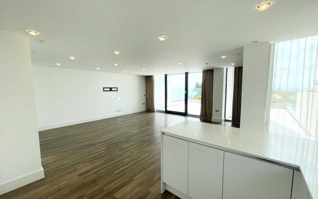 REN011, Portelet Bay