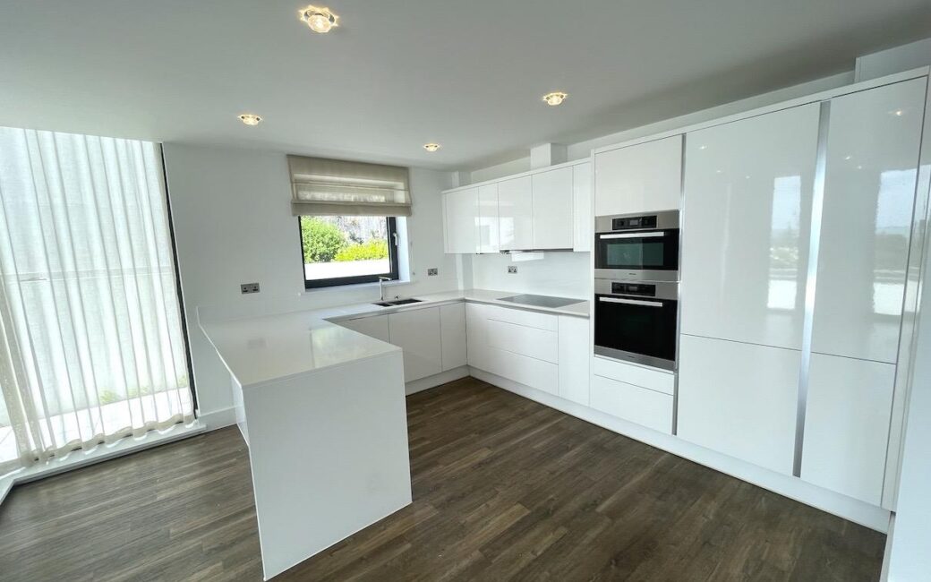 REN011, Portelet Bay