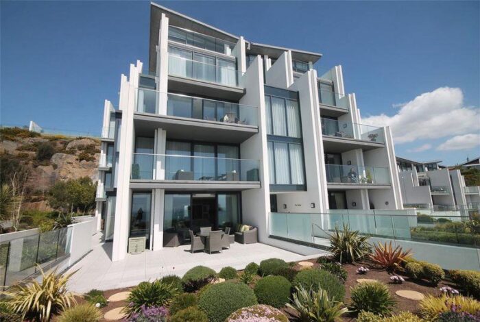 REN011, Portelet Bay