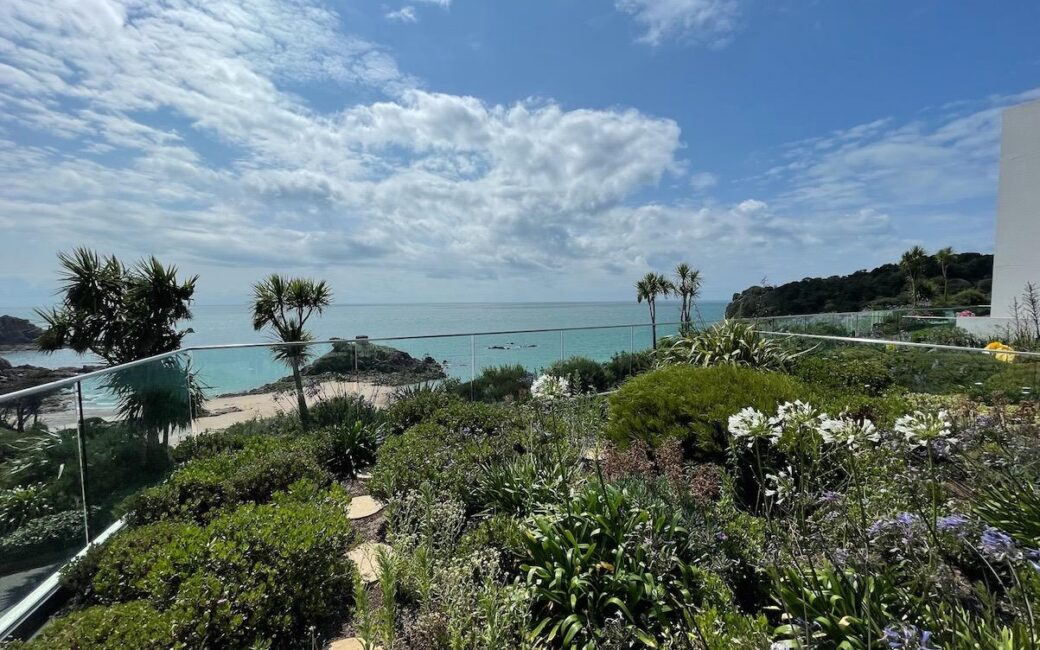 REN011, Portelet Bay