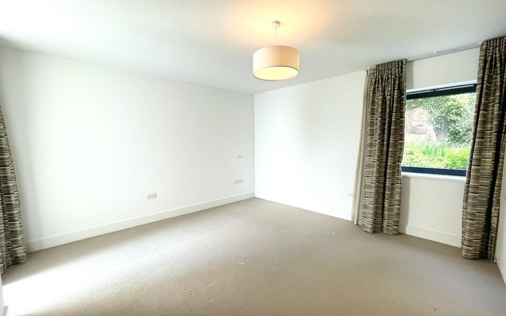 REN011, Portelet Bay