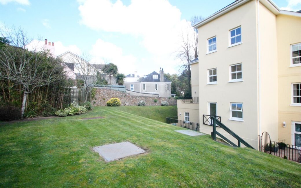 REN020, St. Johns Road