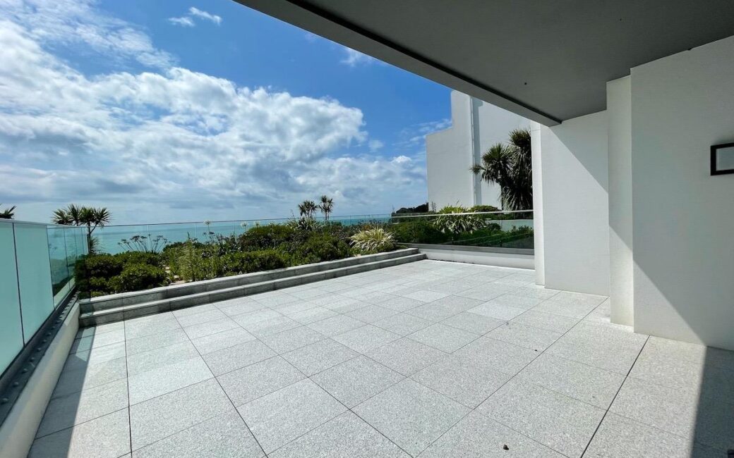 REN011, Portelet Bay