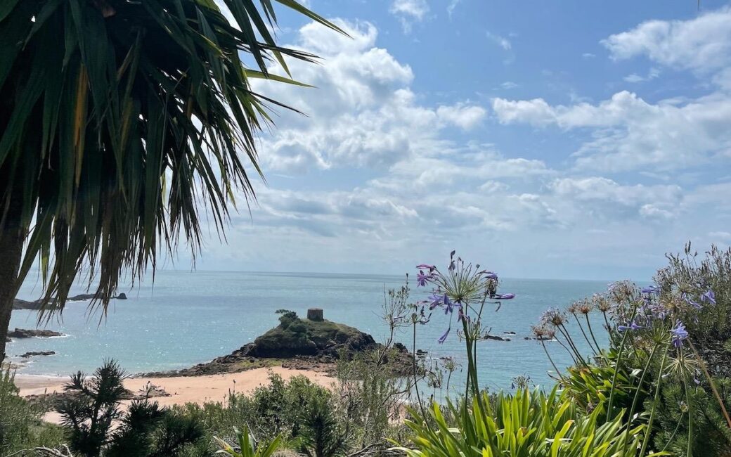 REN011, Portelet Bay