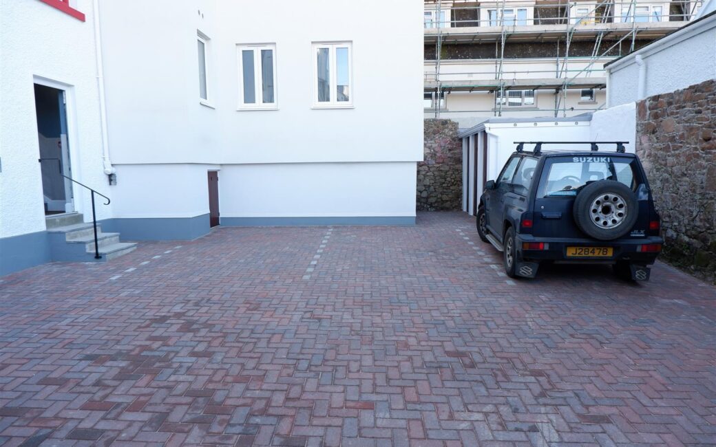 REN046, St Helier