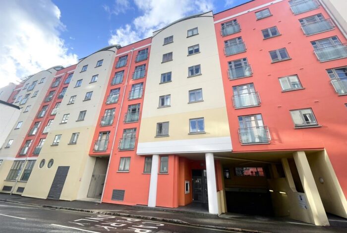 REN105, St Helier