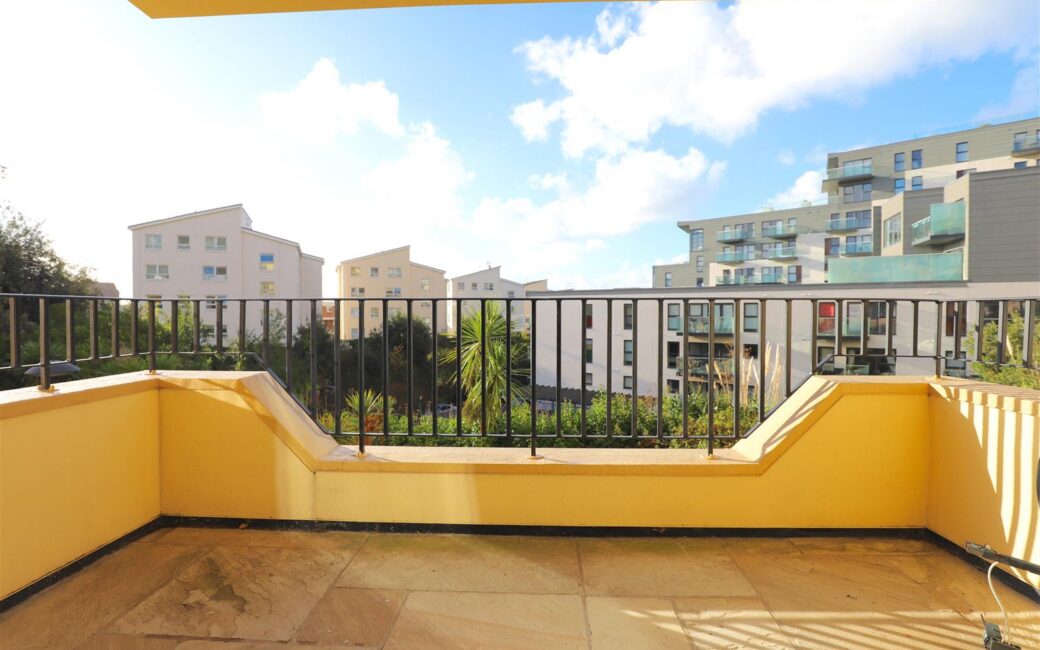 REN007, St Helier