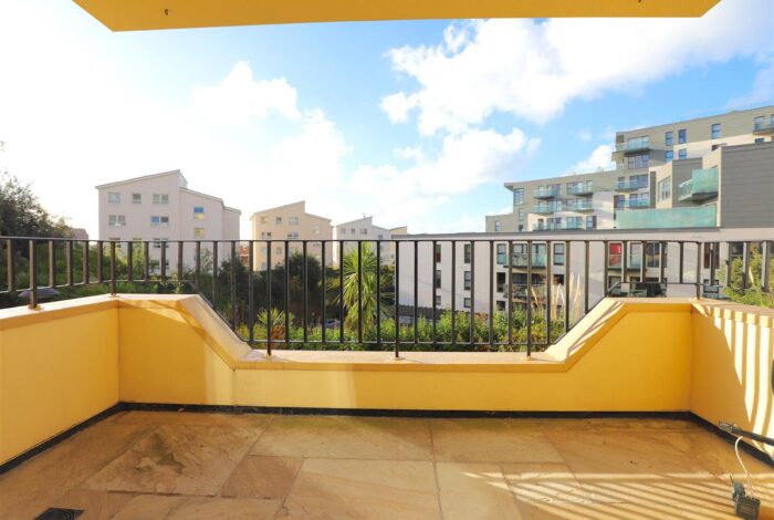 REN007, St Helier