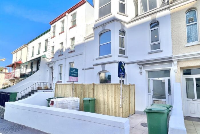 REN082, St Helier