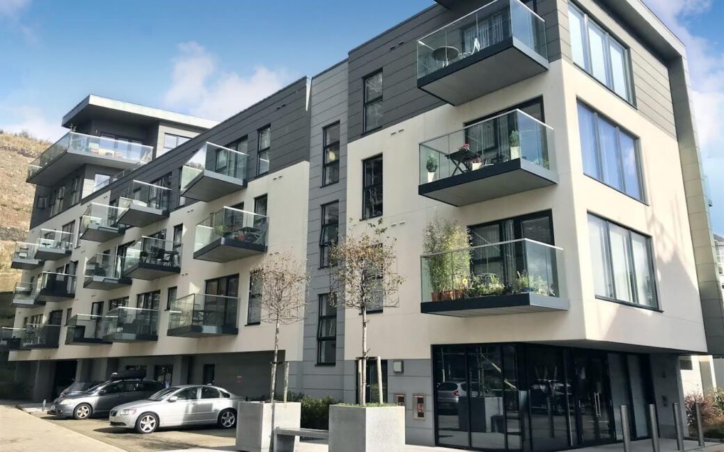 REN208, Westmount Road